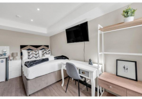 Stay & Explore: Convenient Studio - Prime Location